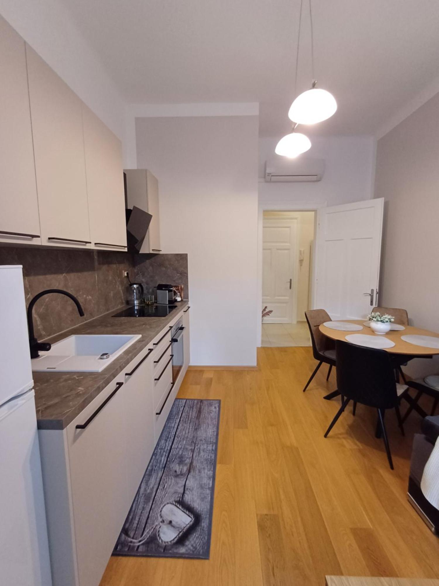 Apartment Zdenka - 100 M From The Beach أوباتيا المظهر الخارجي الصورة