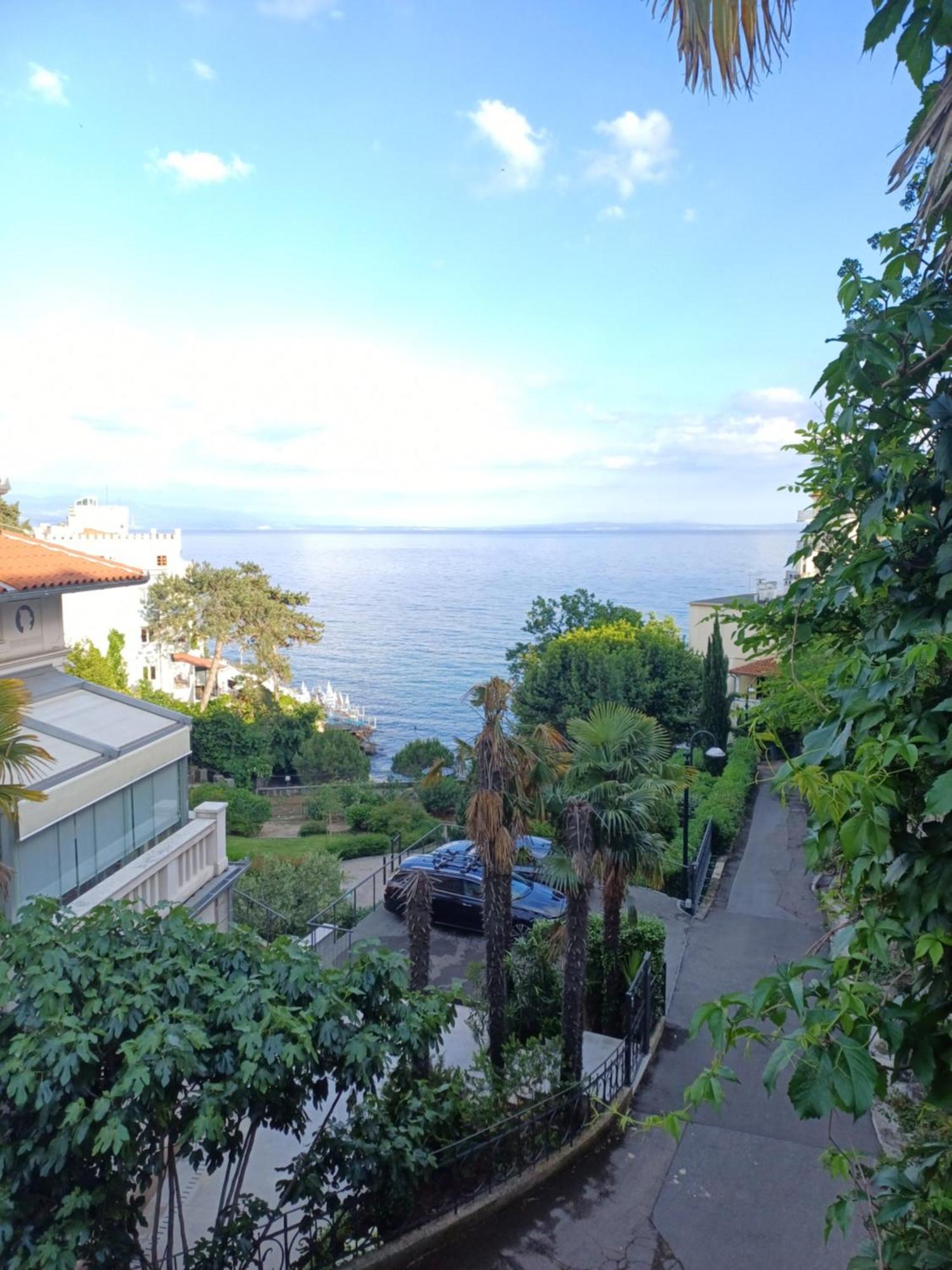 Apartment Zdenka - 100 M From The Beach أوباتيا المظهر الخارجي الصورة