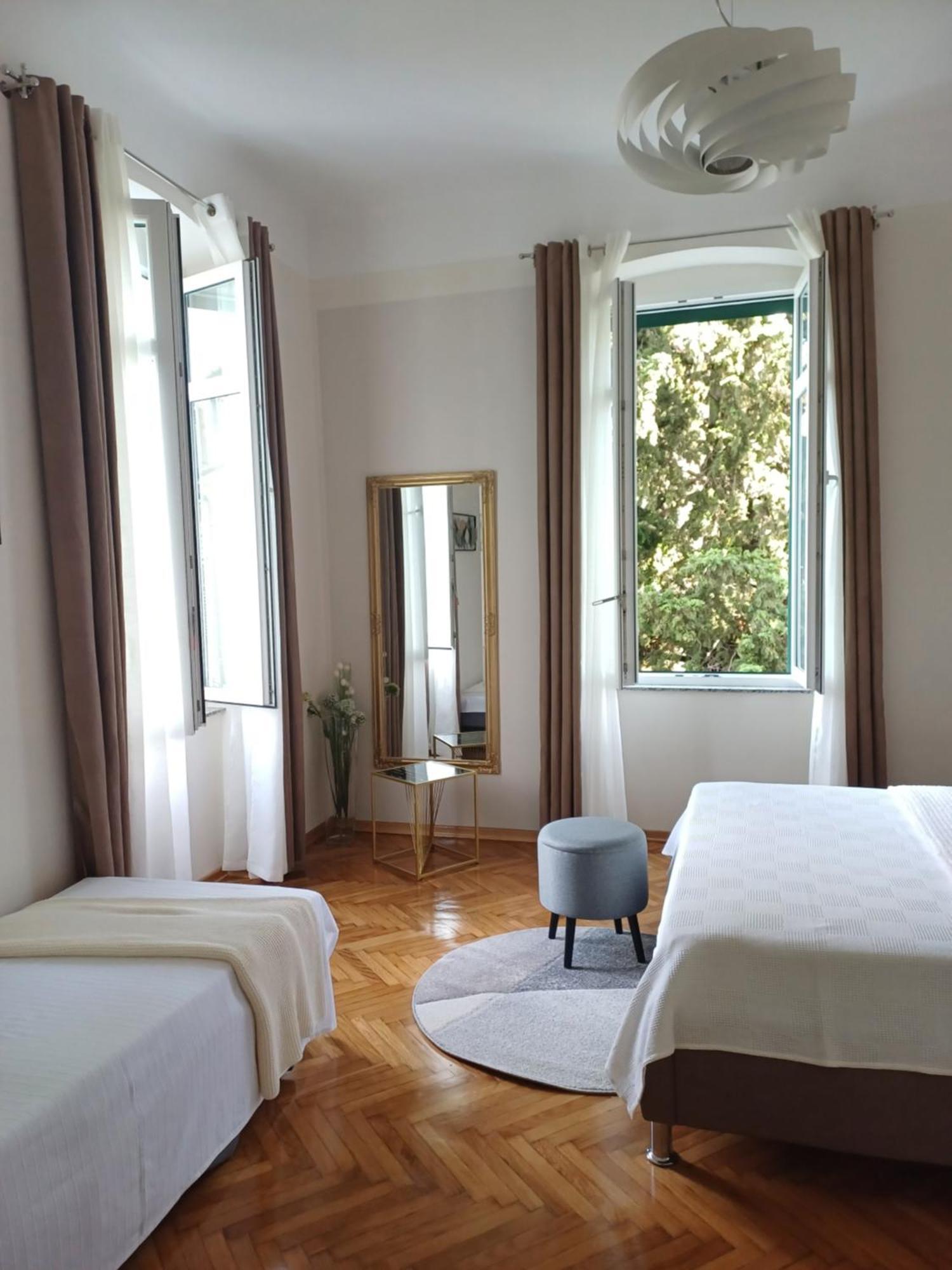 Apartment Zdenka - 100 M From The Beach أوباتيا المظهر الخارجي الصورة